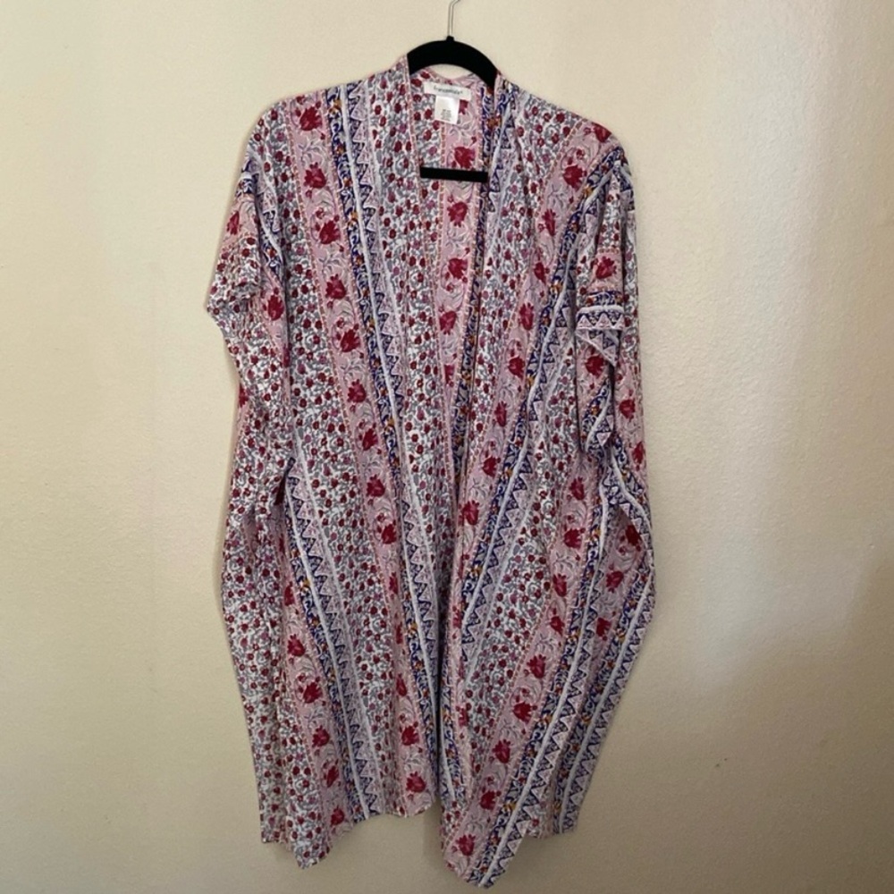 Francesca's Kimono Boho Floral Print Open Front, Open Side Longline